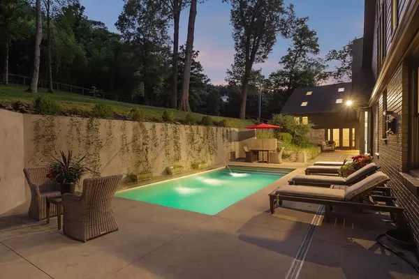 Nashville, TN 37220,915 Overton Lea Rd