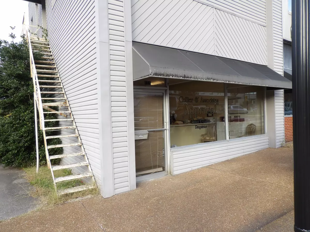 Waverly, TN 37185,111 W Main St