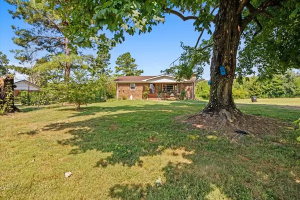 316 N Main St, Erin, TN 37061