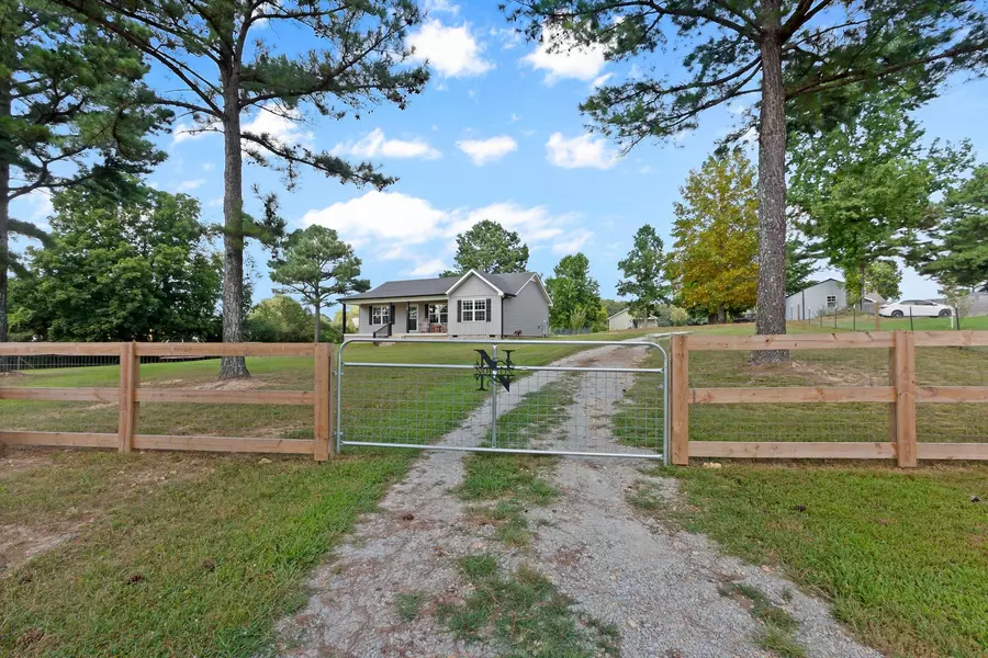 118 Solomon Way, Summertown, TN 38483