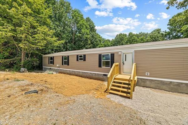 814 Old Dunlap St, Spencer, TN 38585