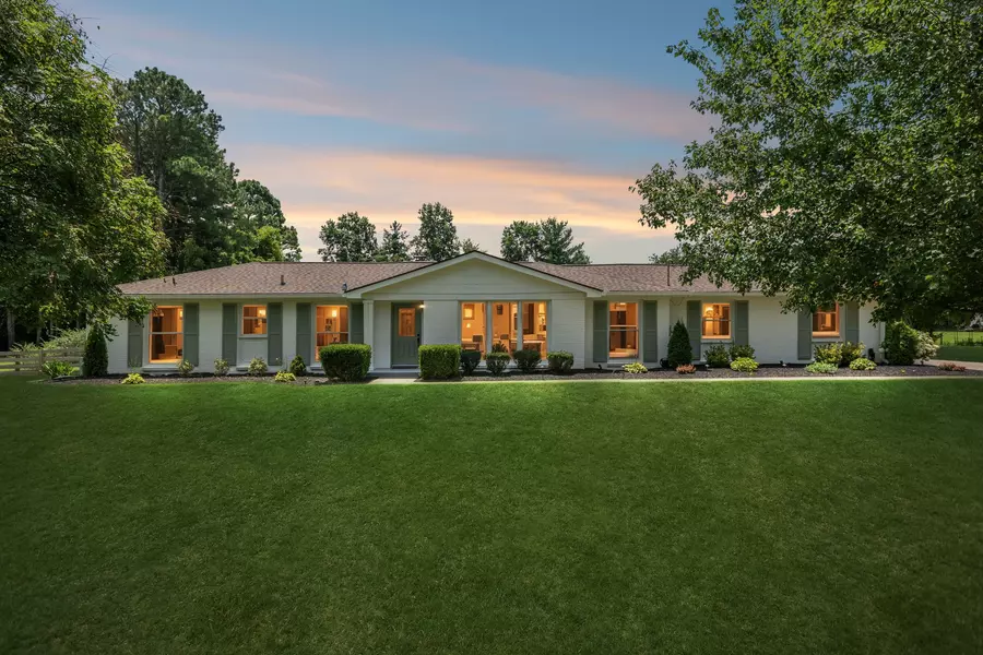 2409 Bellevue Manor Dr, Nashville, TN 37221
