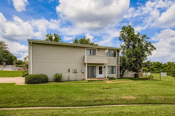 Nashville, TN 37221,810 Bellevue Rd #120