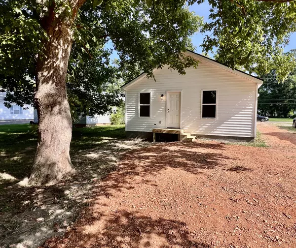 Paris, TN 38242,813 Curtis St