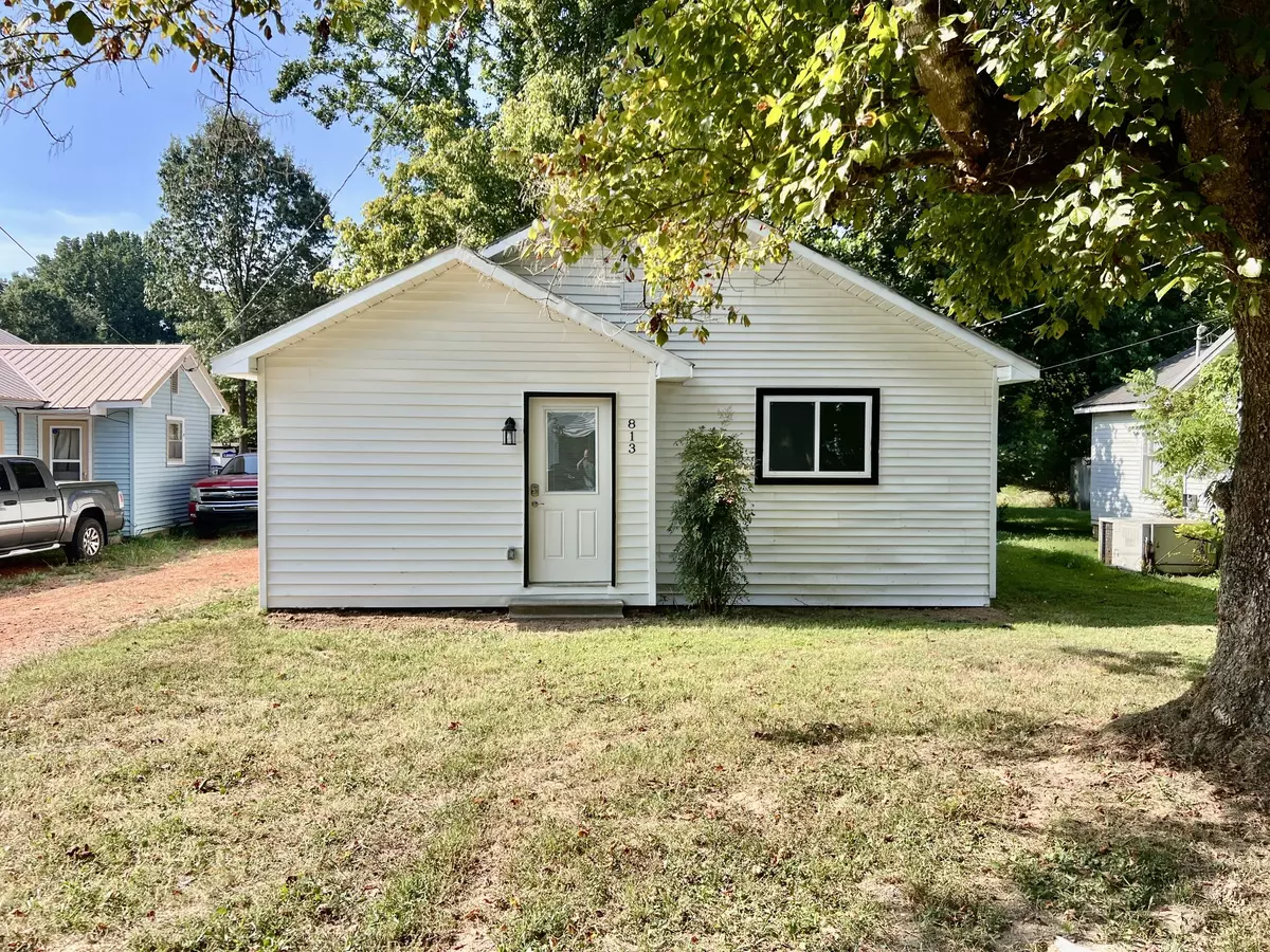 Paris, TN 38242,813 Curtis St