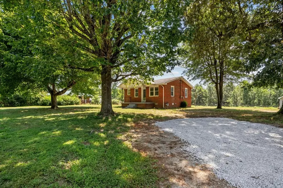 1063 Cedar Creek Rd, Vanleer, TN 37181