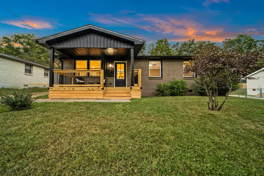 132 Schrader Heights Dr, Dickson, TN 37055