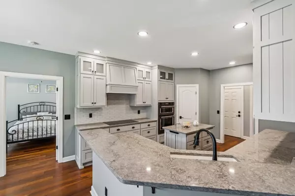 Nashville, TN 37221,300 Pinnacle Pl