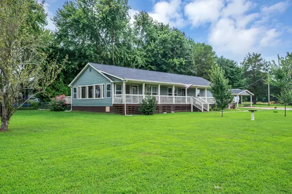 565 South Rd, Cottontown, TN 37048