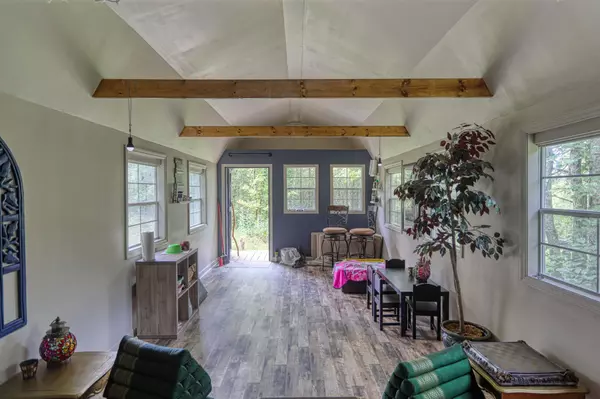 Pleasant Shade, TN 37145,193 Dixon Ln