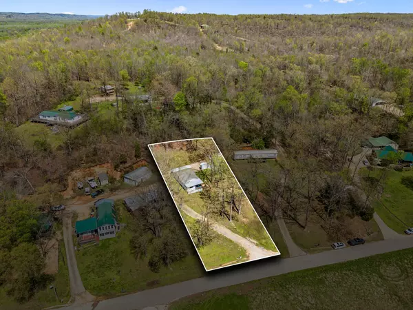 Lobelville, TN 37097,11460 Crooked Creek Rd