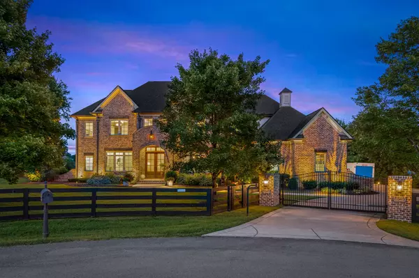 Arrington, TN 37014,5540 Hawks Landing Dr