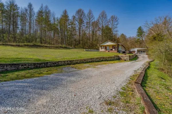 Oakdale, TN 37829,275 White Oak Rd