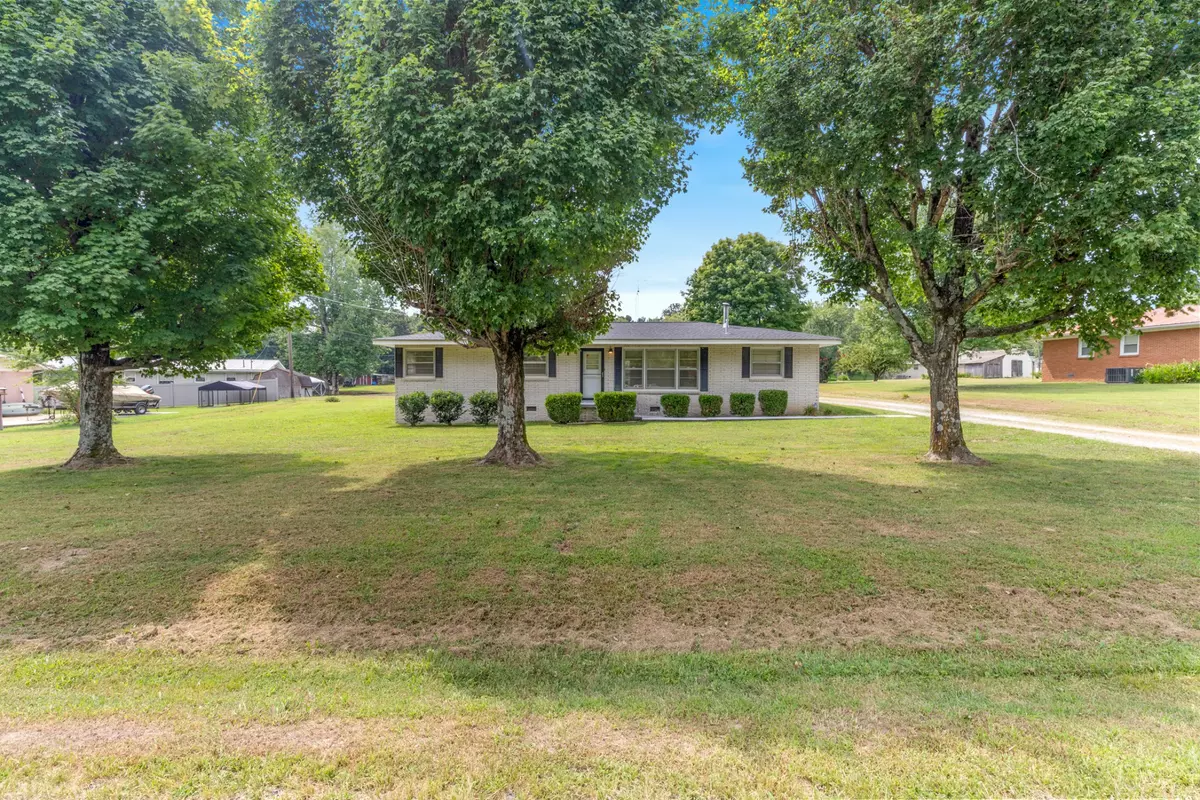 Mc Ewen, TN 37101,19 Brook St
