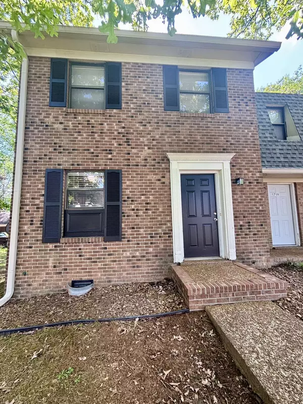 1717 Huntwood St, Murfreesboro, TN 37130