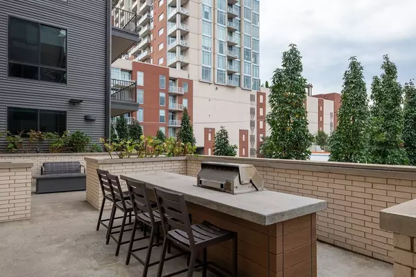 Nashville, TN 37203,1002 Division St #209