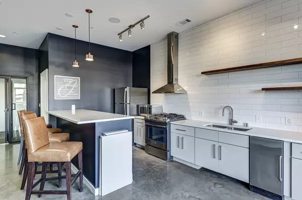 Nashville, TN 37203,1002 Division St #209