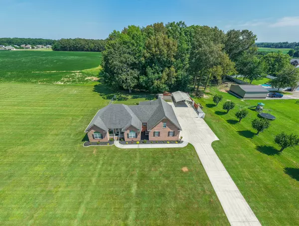 80 Little Oak Dr, Manchester, TN 37355