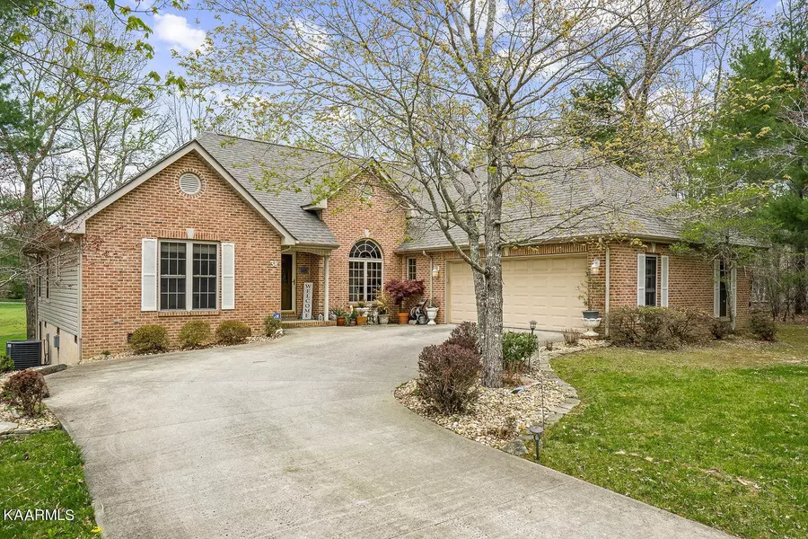 38 Leaf Circle, Crossville, TN 38558