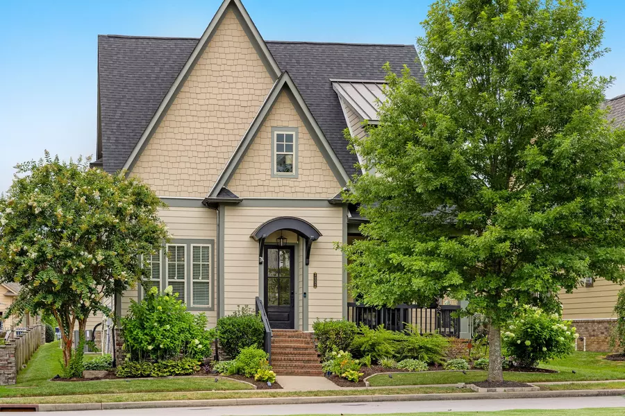 3112 Hazelton Dr, Thompsons Station, TN 37179