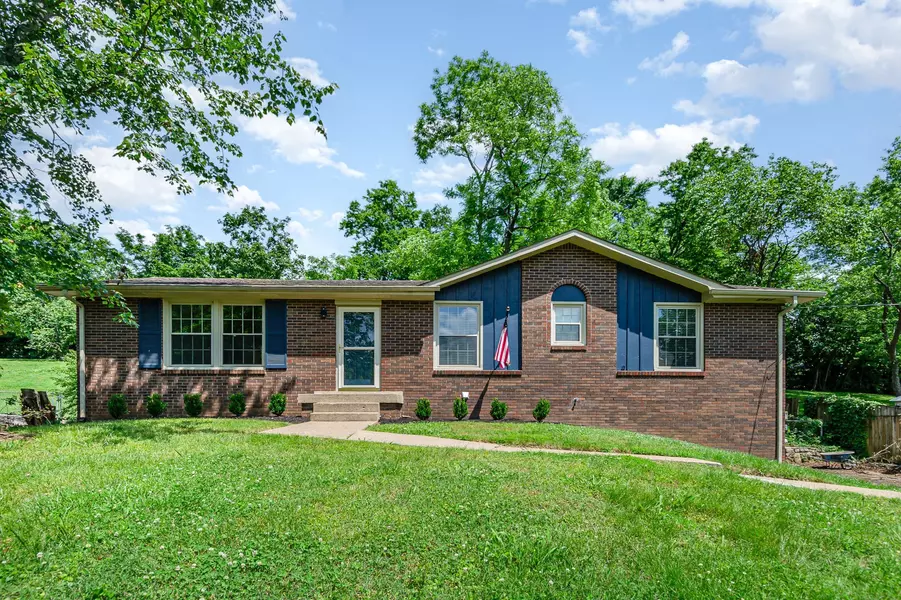 138 Lakeside Park Dr, Hendersonville, TN 37075