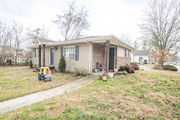 Clinton, TN 37716,517 N Main St