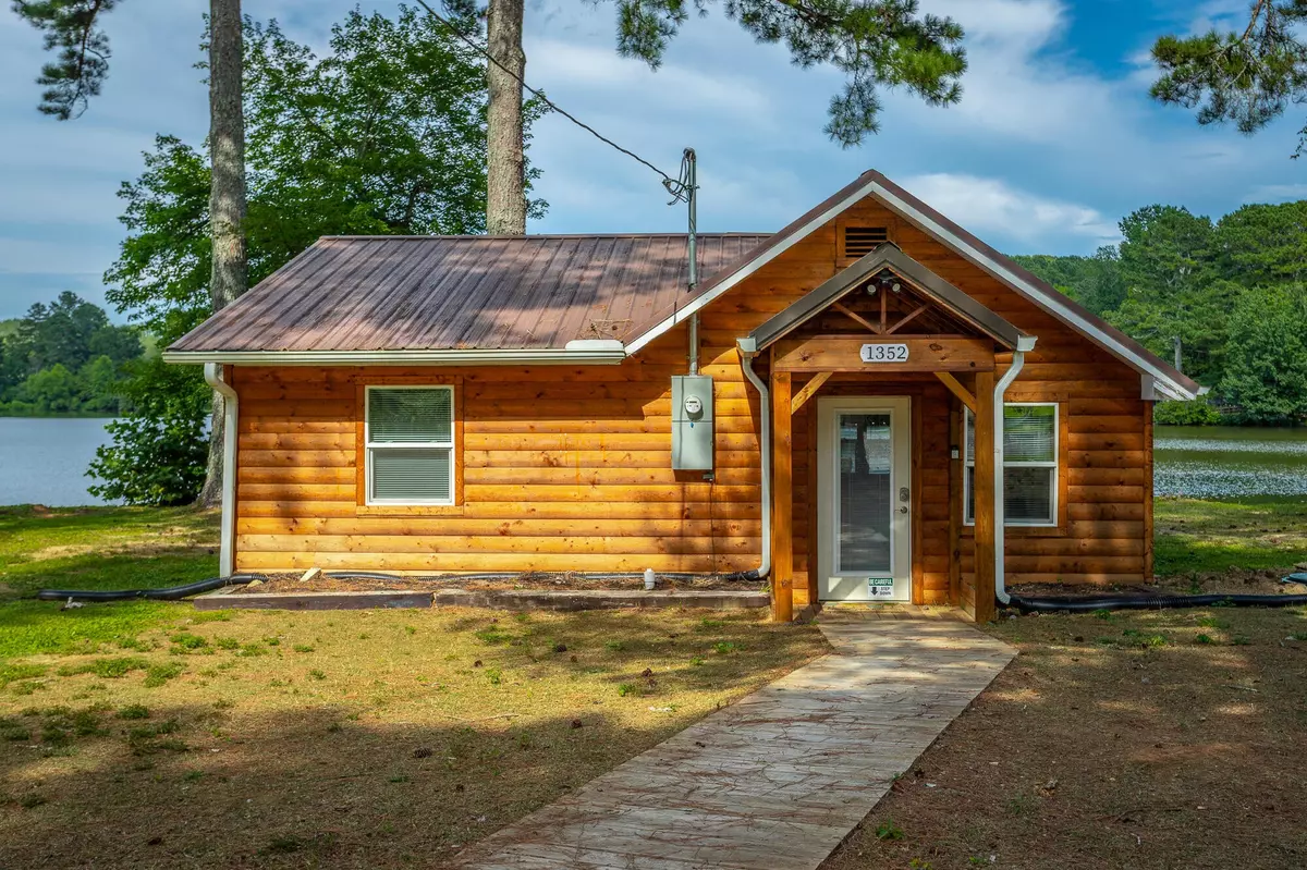 Tunnel Hill, GA 30755,1352 Peggy Lane