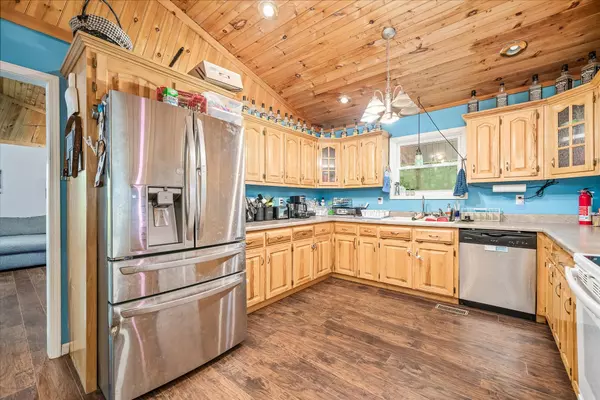 Jamestown, TN 38556,221 Cedar Grove Ln