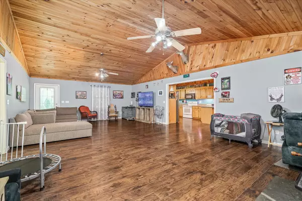 Jamestown, TN 38556,221 Cedar Grove Ln