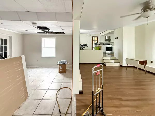 Burkesville, KY 42717,4426 Glasgow Rd