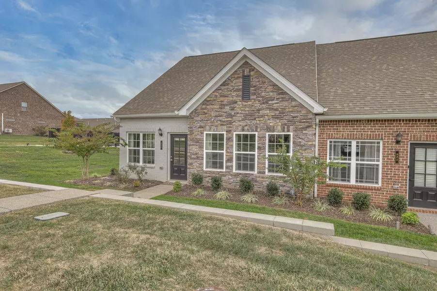 881 Meadowcrest Way, Lebanon, TN 37090