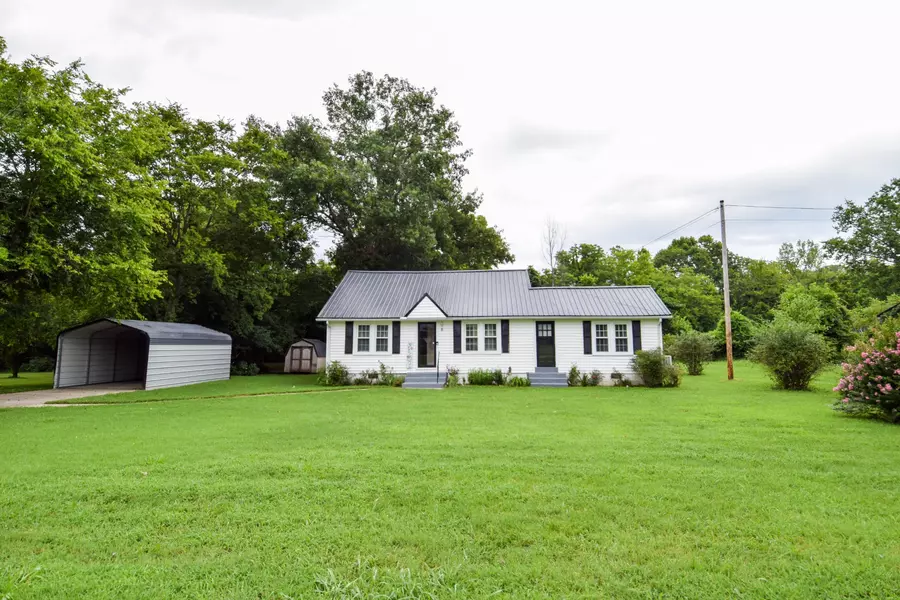 407 Old Hwy25, Castalian Springs, TN 37031