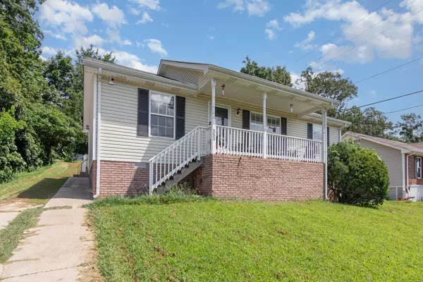 353 Donna Dr, Clarksville, TN 37042