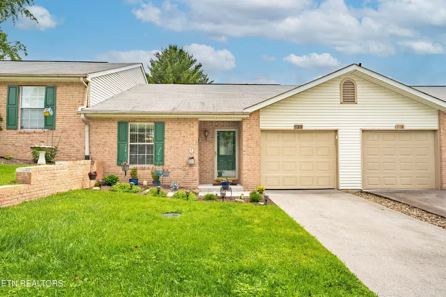 122 Hawthorne Oaks Way, Powell, TN 37849