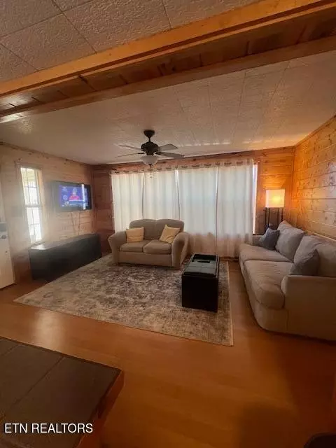 Townsend, TN 37882,443 Mountain Thrush Drive