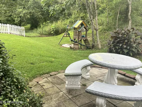 Bean Station, TN 37708,636 Oak Grove St Rd