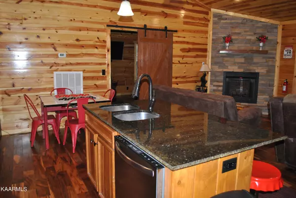 Gatlinburg, TN 37738,1647 Misty Hollow Way