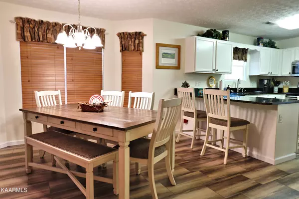 Sevierville, TN 37862,2005 Slippery Rock Circle