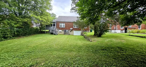 Pulaski, TN 38478,709 E College St