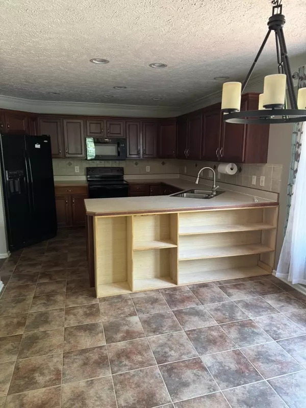 Clarksville, TN 37040,652 Winding Bluff Way