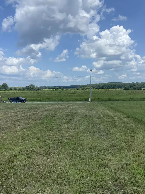 Clifton, TN 38425,1627 Hardin Bottom River Road