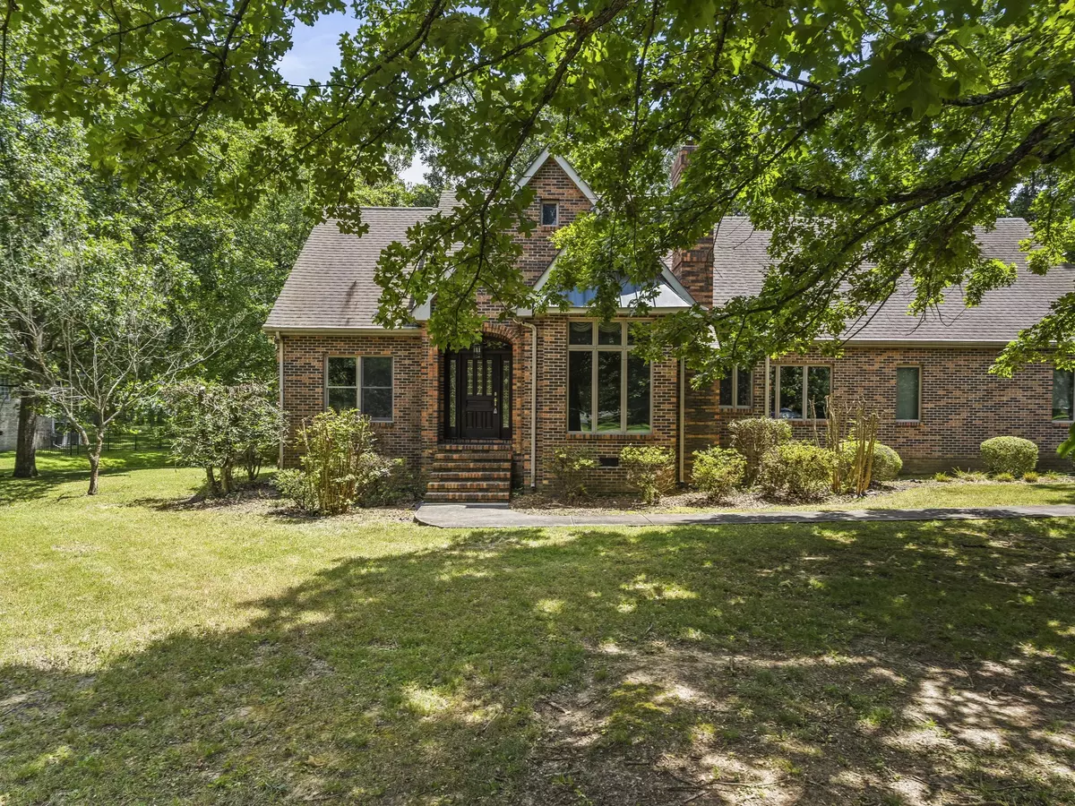 Tullahoma, TN 37388,104 Southampton Dr
