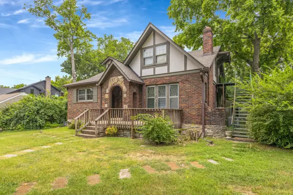 Nashville, TN 37205,402 Acklen Park Dr #A