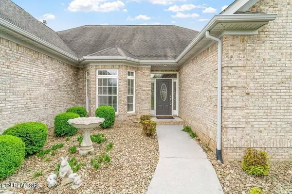 Lenoir City, TN 37772,476 Leeward Way