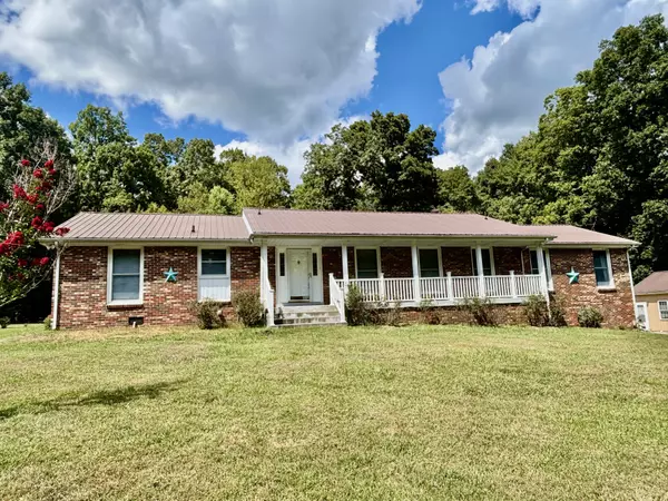 2036 Stroudville Rd, Cedar Hill, TN 37032