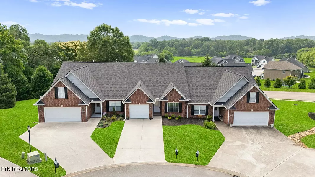 3504 Oak Villa Way, Knoxville, TN 37931
