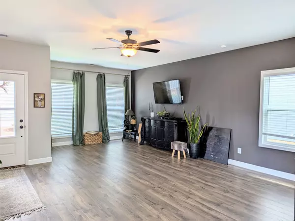 Gallatin, TN 37066,417 Queen Ln