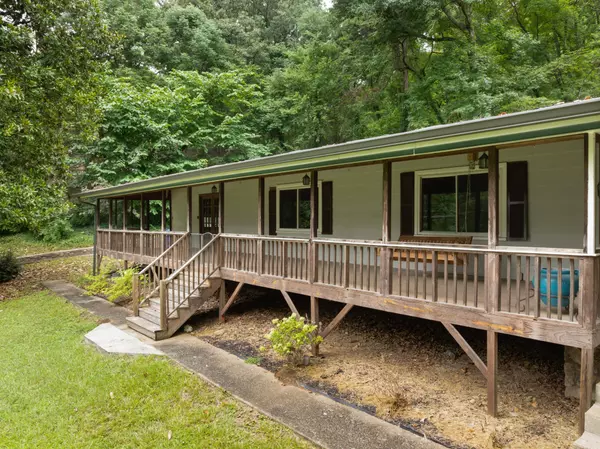 Signal Mountain, TN 37377,1425 Palisades Road
