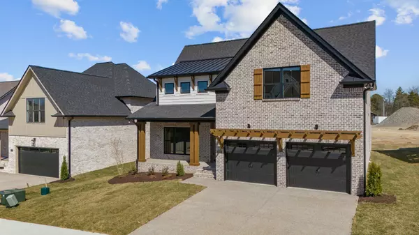 Gallatin, TN 37066,2033 WT Chandler Blvd #60