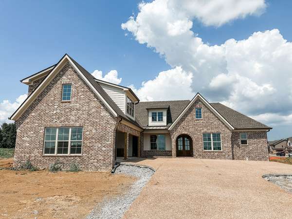 404 Bell Lake Rd, Gallatin, TN 37066